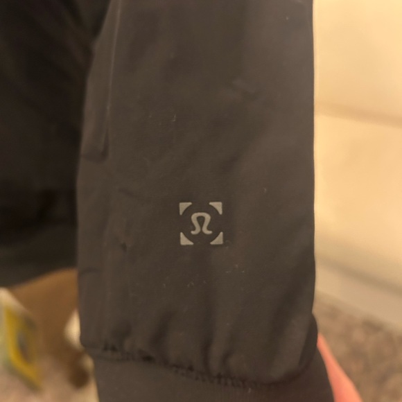 Reversible Lululemon Bomber Size Medium - Picture 4 of 4